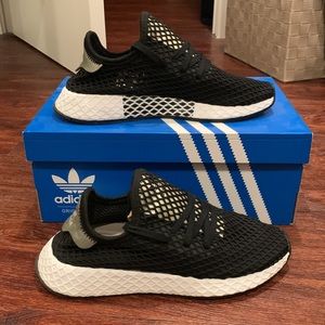 Adidas Deerupt Women’s Size 6